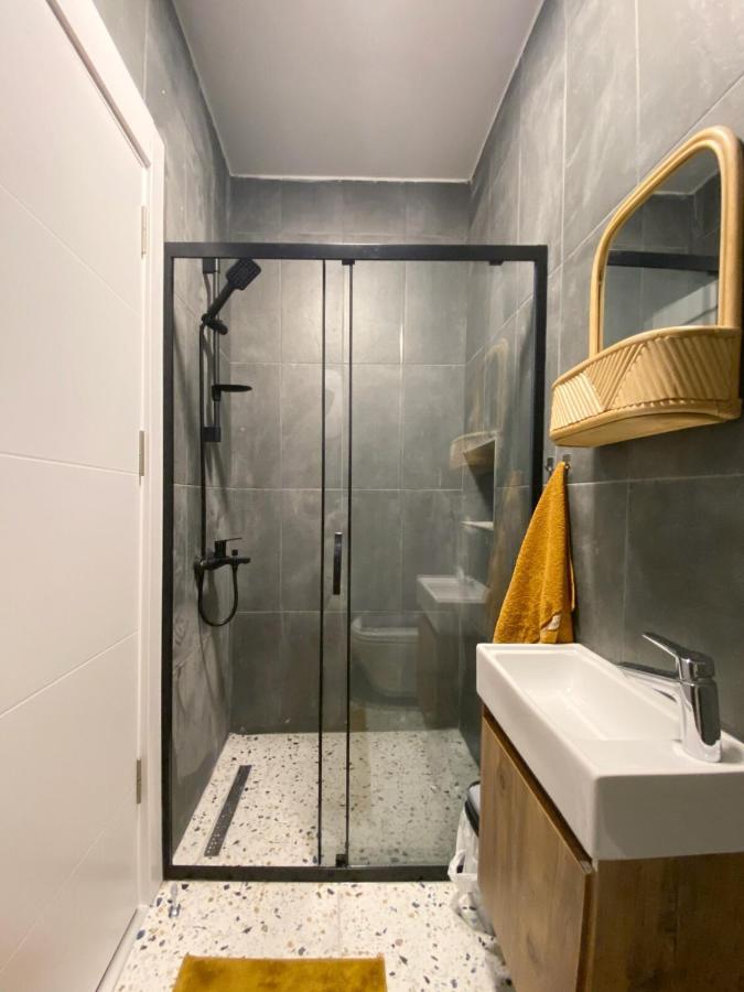 Apartment Cosy Flat With A Garden In Kadikoy